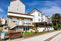 Playa de Camariñas Hotels in Laxe