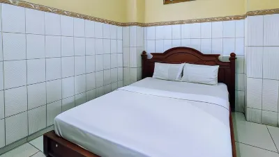 Hotel Shinta 1 near Stasiun Kertosono Hotel dekat Masjid Al-ishlah Brumbung
