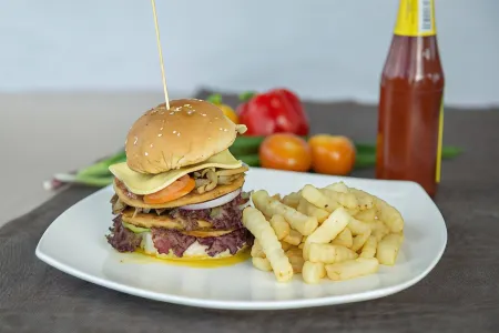 THE REED HOTEL MELAKA (formerly known as E-Red Hotel Melaka) Отели рядом с достопримечательностью «Дворец султанов Малакки»