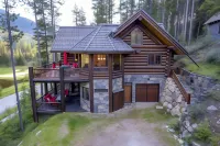 Luxury Log Chalet | Pool + Private HotTub | Ski in/Out | Overlooking Greywolf GC