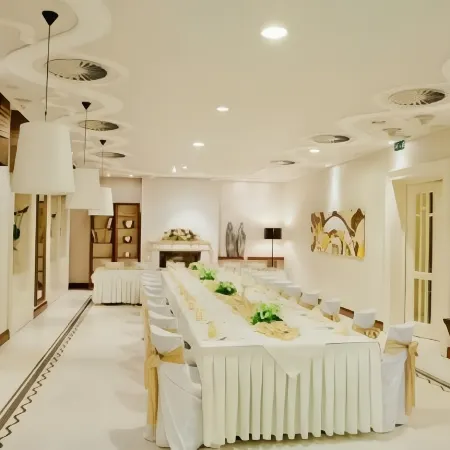Roset Hotel & Residence