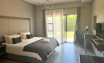 Manor Hills Guest Lodge