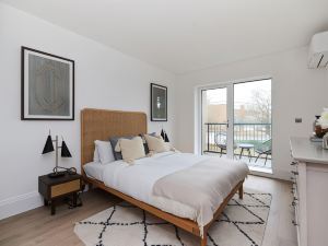 The Wembley Park Wonder - Charming 2BDR Flat with Balcony