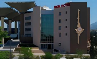 Mom Hotel