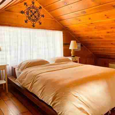 Auberge Alpine Inn Rooms