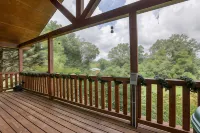 Smoky Mountain Getaway 3 Bedroom Cabin by RedAwning