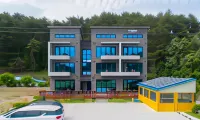 Gyeongpoen Pension
