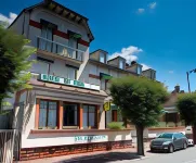 Logis Hotel le Cerf Các khách sạn ở Poilly-lez-Gien