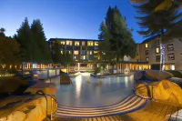Harrison Hot Springs Resort & Spa - Pool