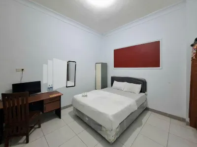 Assalaam Homestay Syariah RedPartner Hotels in Lamongan