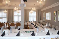 Hotel am Molkenmarkt Hotels in Päwesin