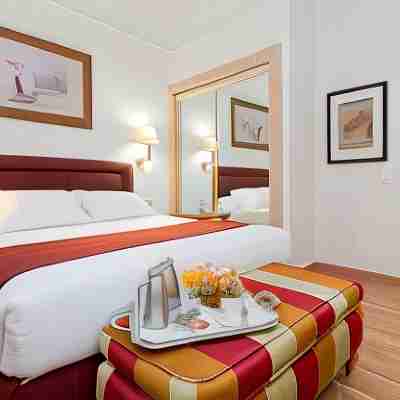 Senator Cádiz Rooms