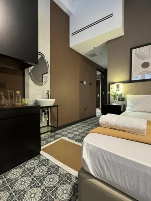 Eastbay Suites @ East Coast