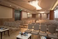 Forum Suite Otel - Airport Shuttle