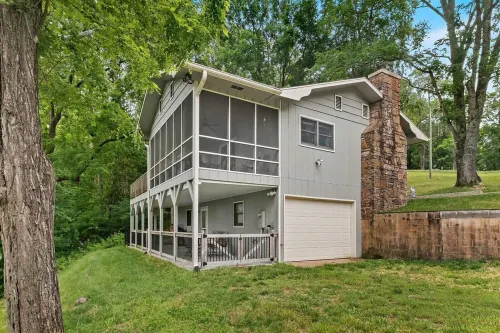 Welcome to Owl Hollow Retreat! Stunning mountain and valley views.