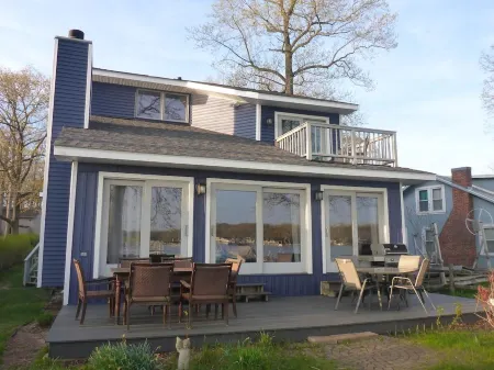 Baseline Lakefront - Beautiful views, shallow swimming area - Huron chain with 7 lakes