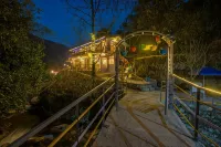 The Hosteller Mussoorie by the Streamside, Kempty Hotels near J P Bend