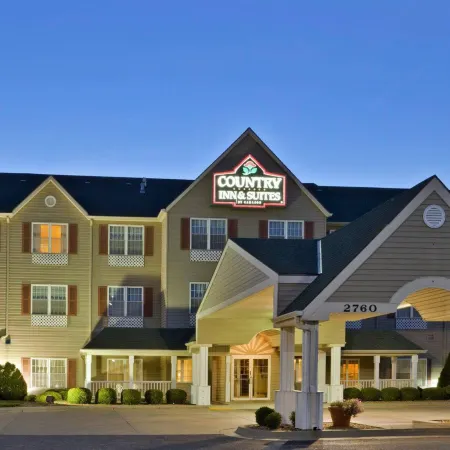 Country Inn & Suites by Radisson, Salina, KS