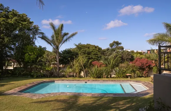 拉拉潘茲來賓洛奇