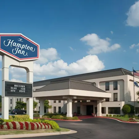 Hampton Inn Tulsa-Sand Springs Отели рядом с достопримечательностью «Театр Брейди»