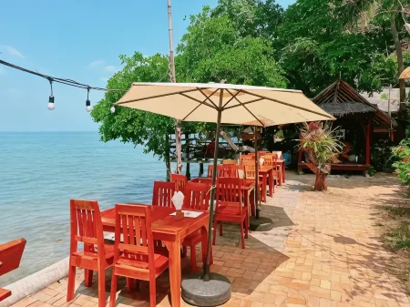 Sabai Corner Bungalows Отели рядом с достопримечательностью «Ko Yao Noi»