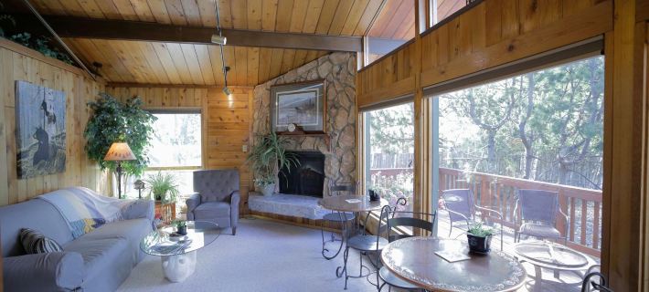 Jewel Lake Bed and Breakfast Hotel di Anchorage