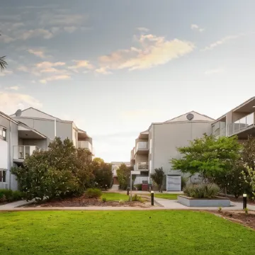 Airport Apartments by Vetroblu