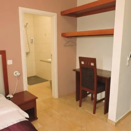 Iris Hotel