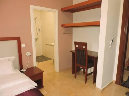 Iris Hotel Hotels in Mfoundi