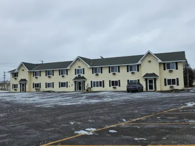 Lincoln Host Motor Inn Hotel a 