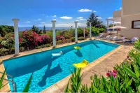 Wonderful Quiet Area, Completely Privacy, Large Private Pool, Colourful Garden