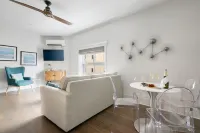 Charming Suite with Historic Charm and Modern Comforts - Elegant Getaway