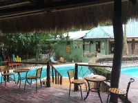Bohol Bee Farm - Uima-altaat