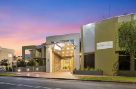 Stay at Alice Springs Hotel Hotel a 
