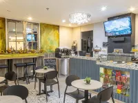 Hotel Wess Hotels near G12