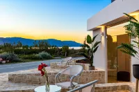 Pinelopi Beach Suites