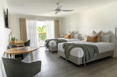 Noosa Heads Motel Отели рядом с достопримечательностью «Sunshine Beach»