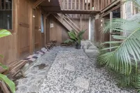 RedDoorz @ Omah Kayu Homestay Yogyakarta