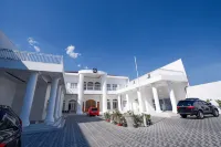 Griya RW Family Guest House Redpartner Các khách sạn ở Colomadu