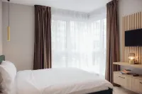 Zen Garden Apartments - balcony