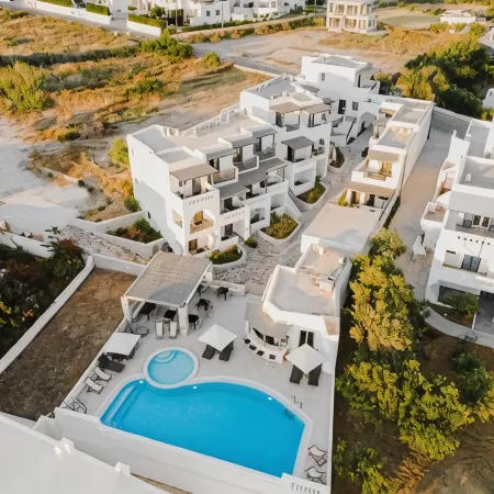 Melidron Hotel & Suites