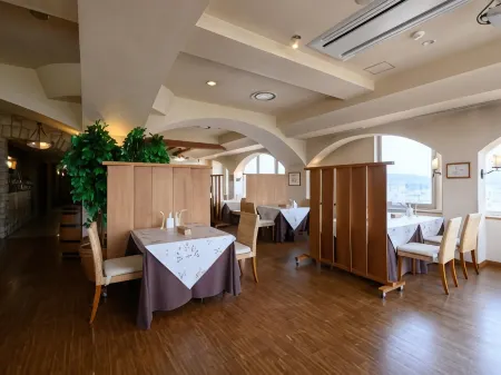 Sabae City Hotel Отели рядом со станцией Echizen-Takefu Station