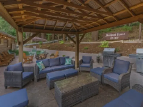 Arnold Meadowmont Lodge Hotels in Arnold