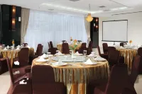 호텔 나미라 샤리아 페칼롱간 - 조식 운영
