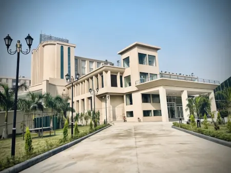 The Mars Resort Отели в г. Aminagar Urf Bhurbaral