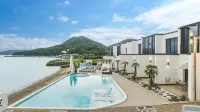 Yeosu Cave Pool Villa - สระว่ายน้ำส่วนตัว