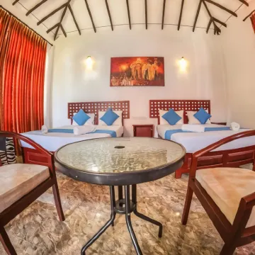 馬拉維拉白玫瑰海灘度假村 鄰近St.Odilia Catholic Church的酒店