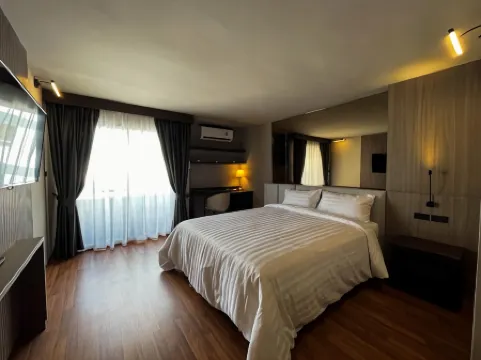 We Hotel Отели рядом с достопримечательностью «Банг Капи Торговый центр»