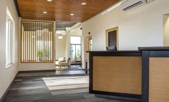 Quality Inn & Suites Clackamas - Portland