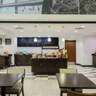 Hampton Inn & Suites Wheeling-The Highlands Dining/Meeting Rooms